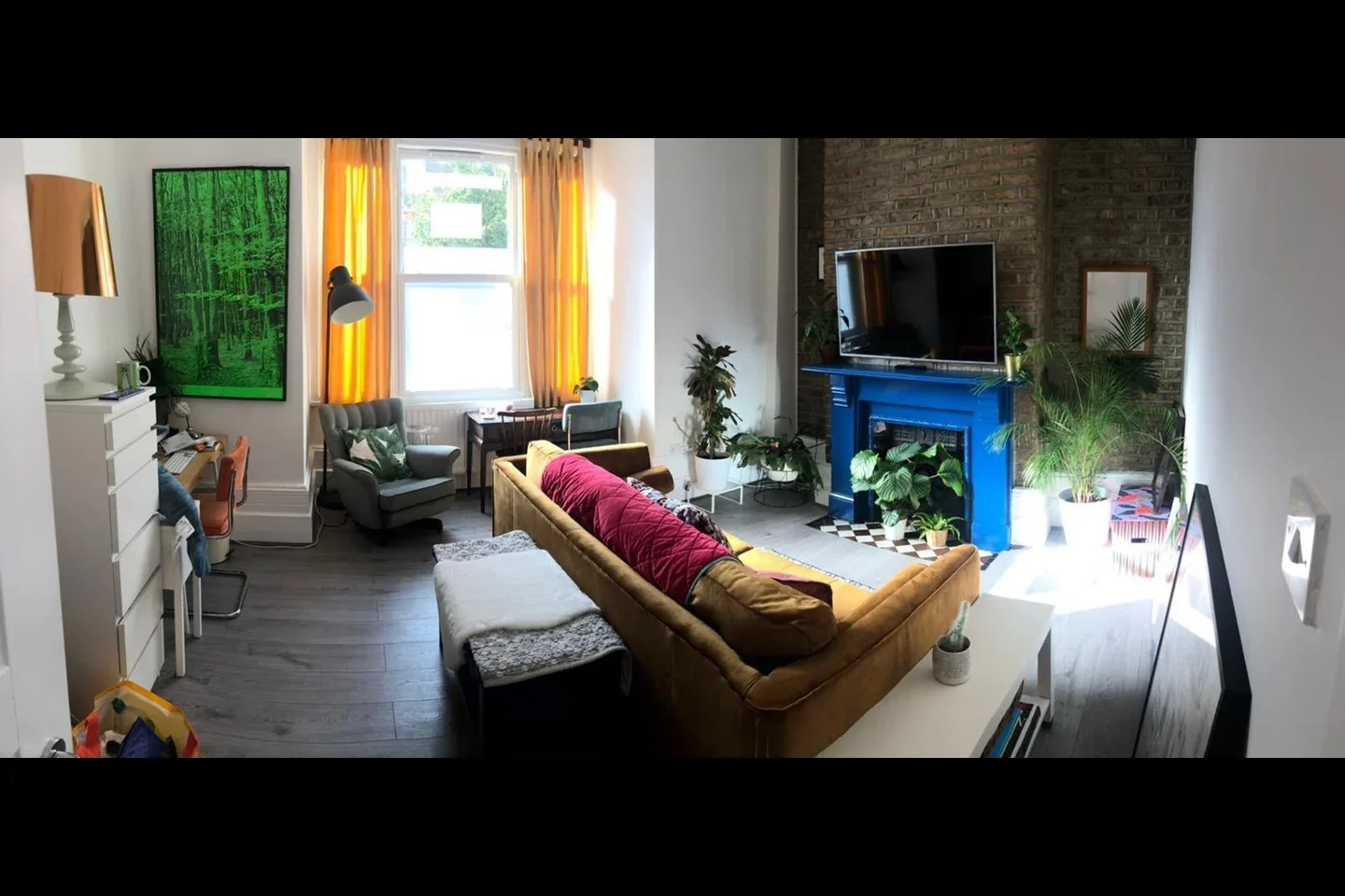Flat Cecilia Road in Greater London