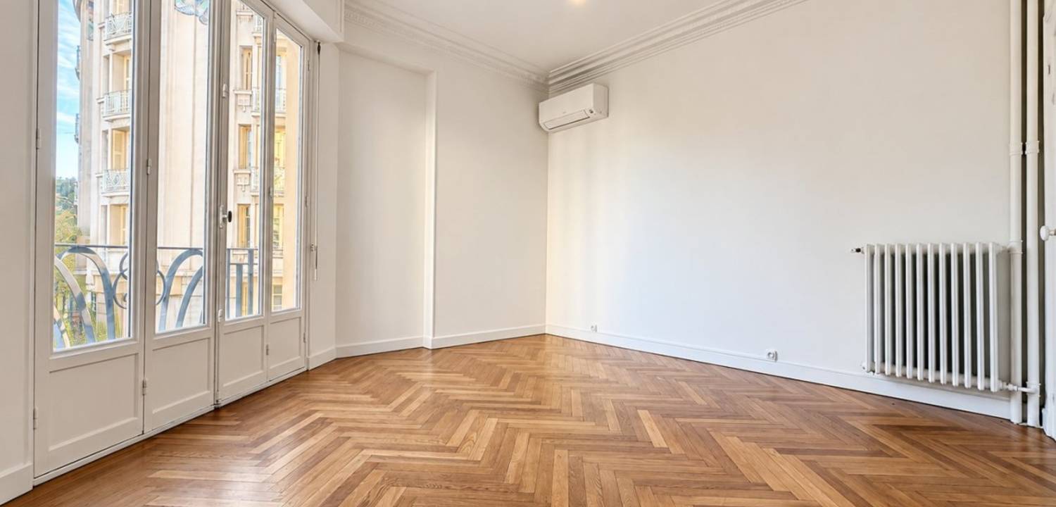 Flat Boulevard Gambetta in Nice