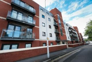 Flat Lawson Street in Preston