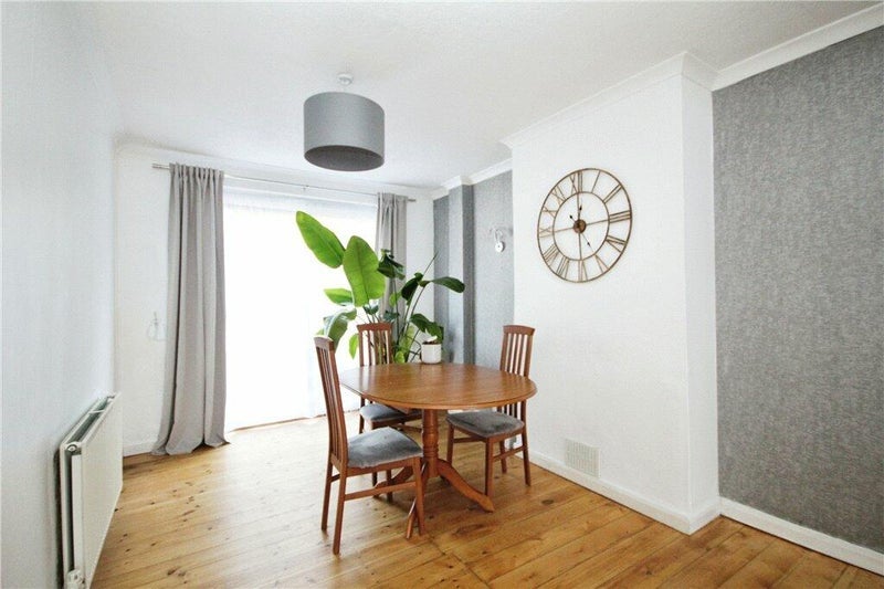 Room Hambrook Road in Greater London