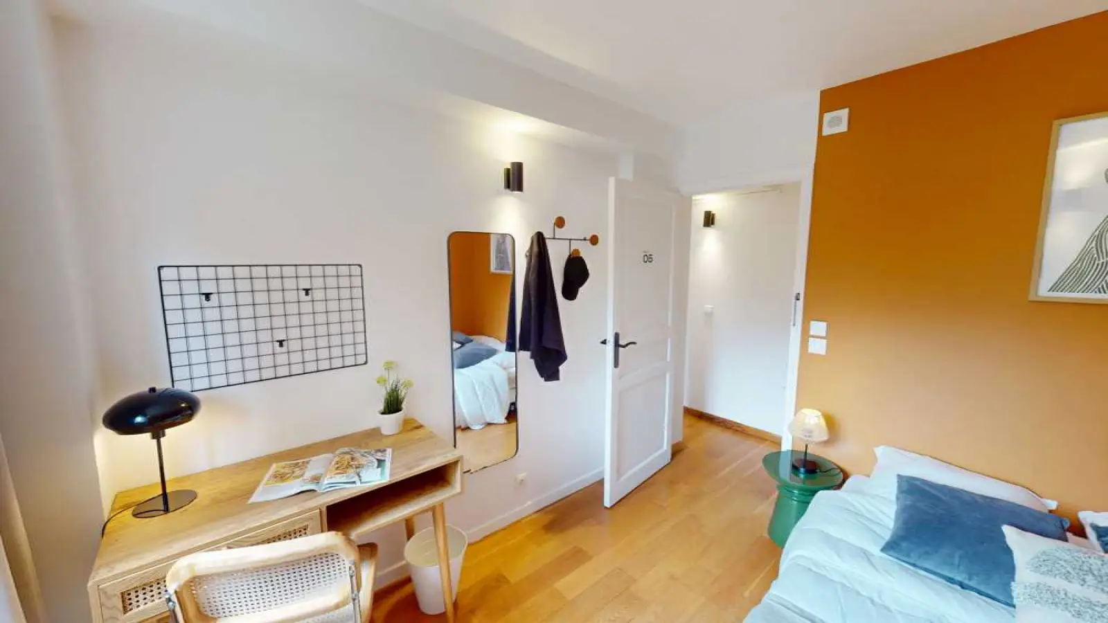 Room Place Étienne Pernet in Paris
