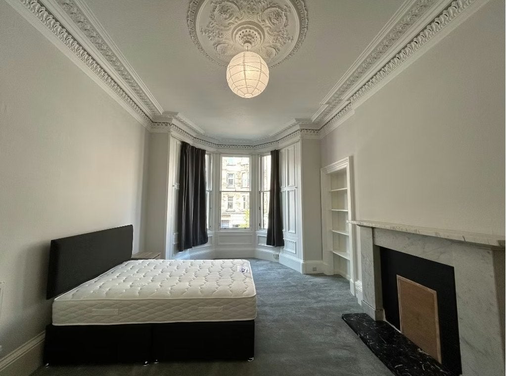 Flat Roseneath Street in City of Edinburgh