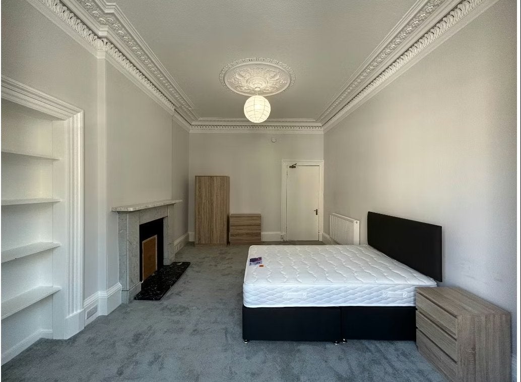 Flat Roseneath Street in City of Edinburgh