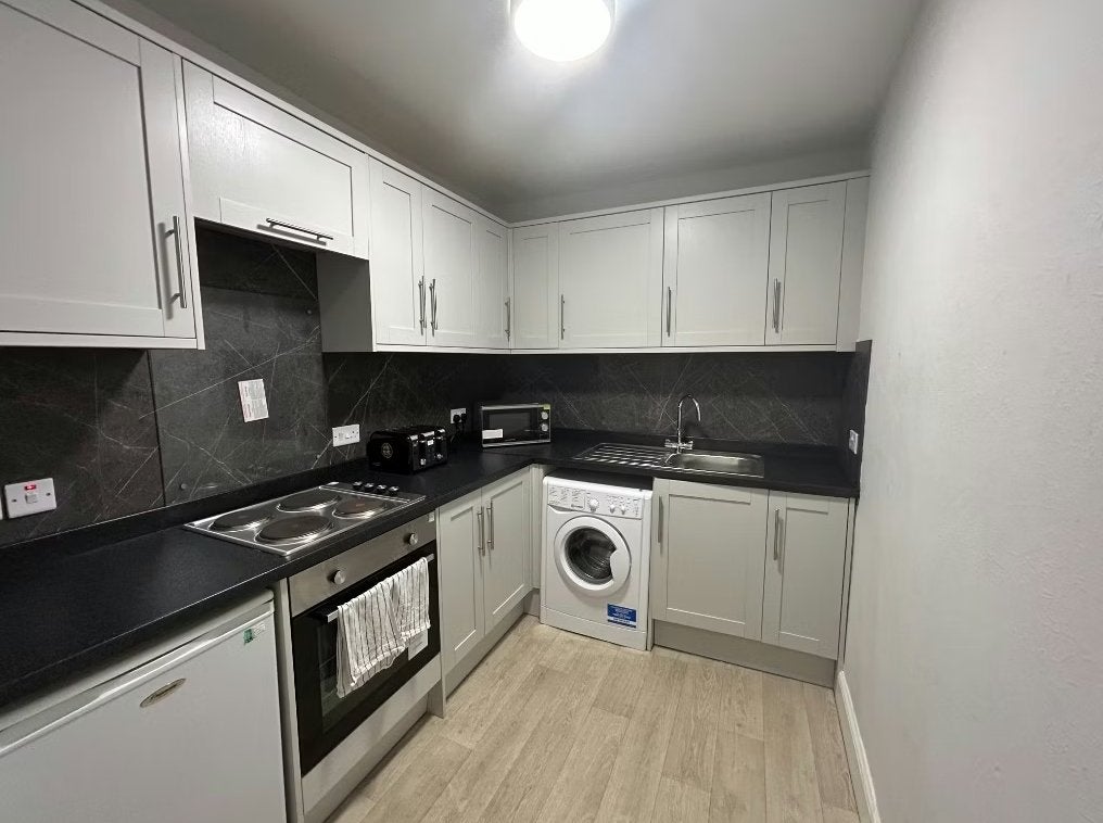 Flat Roseneath Street in City of Edinburgh