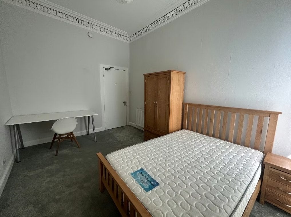 Flat Roseneath Street in City of Edinburgh
