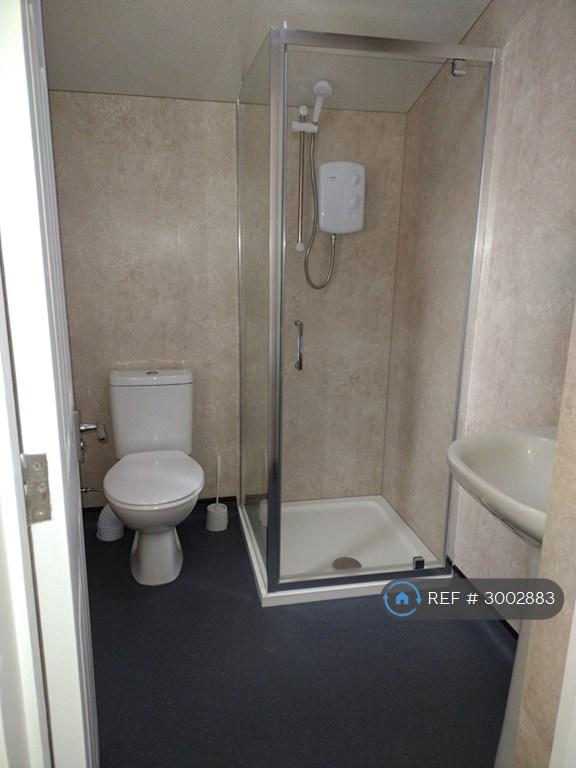 Room Bramford Road in Ipswich