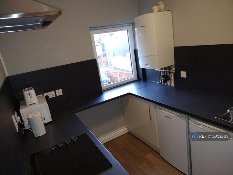 Room Bramford Road in Ipswich