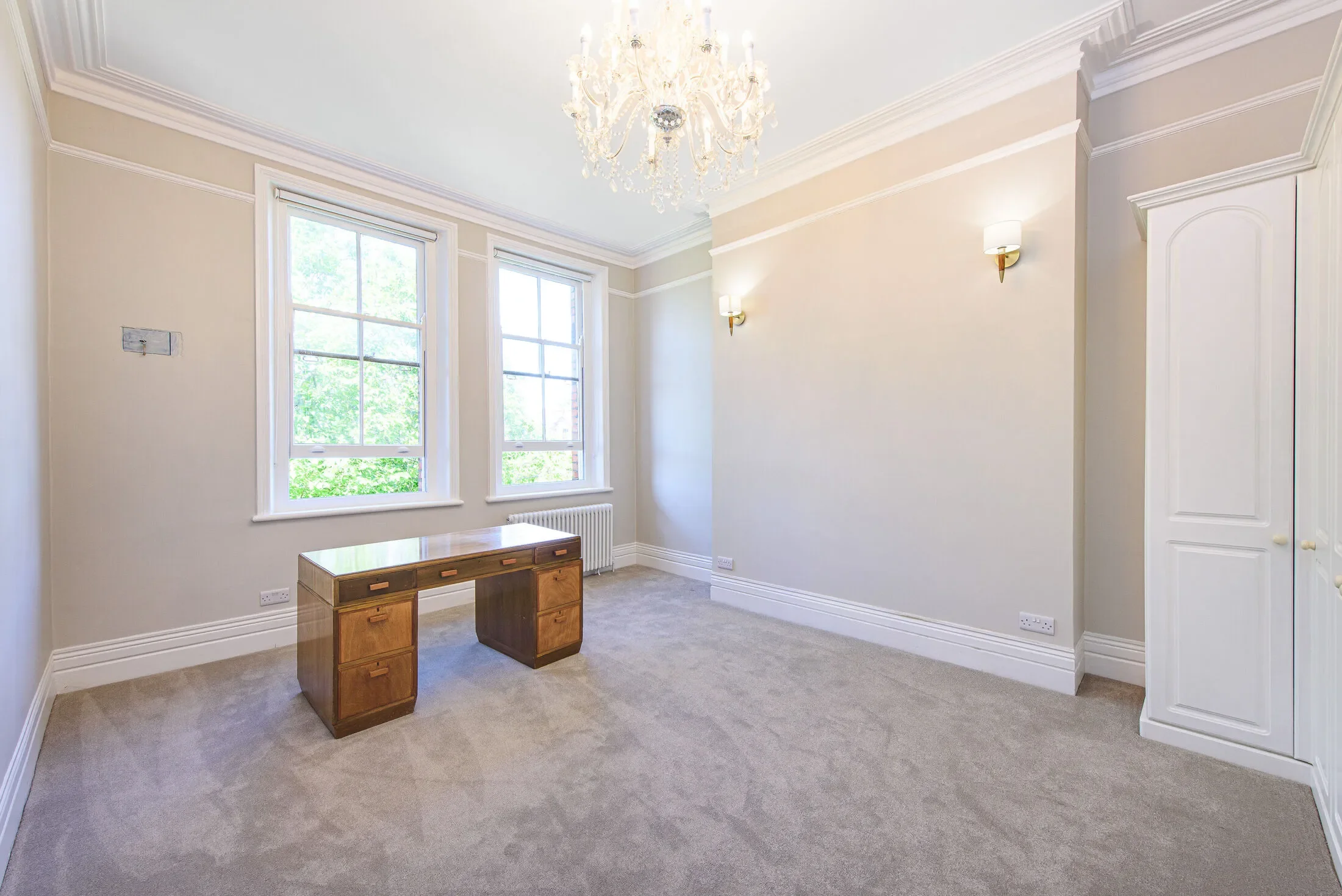 Flat Greencroft Gardens in Greater London