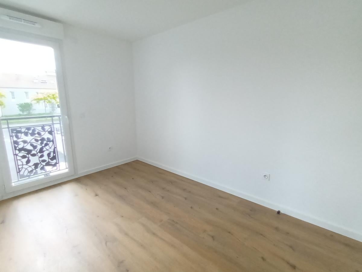 Flat Square des Retentis in Jouy-le-Moutier