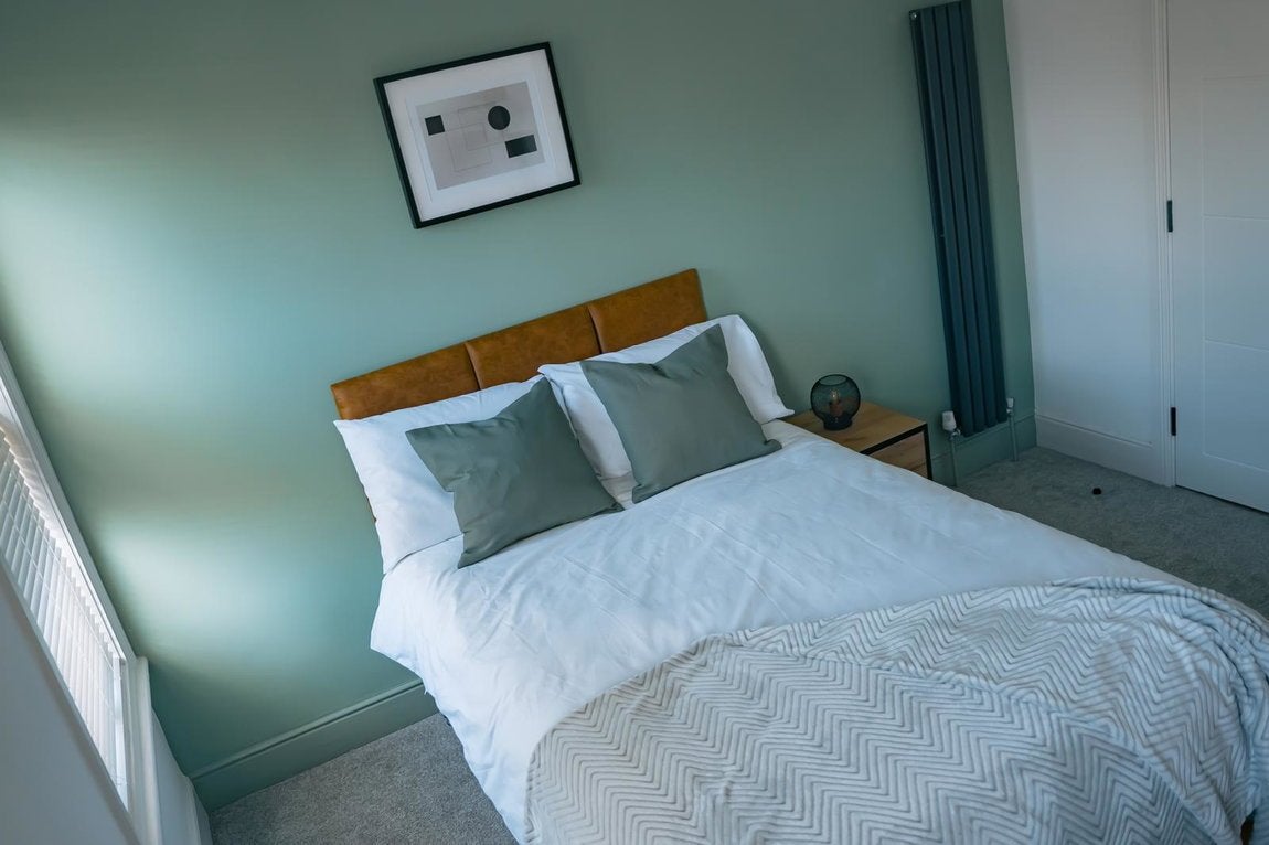 Room Curtis Street in Swindon