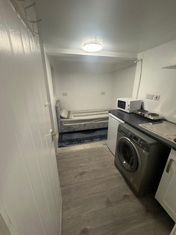Flat Mercian Way in Slough