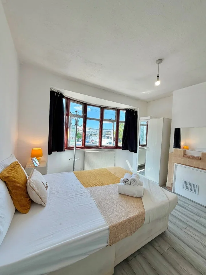 Room Mount Pleasant in Greater London