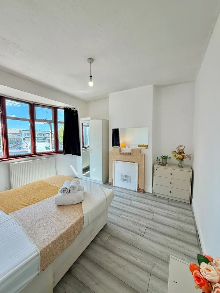 Room Mount Pleasant in Greater London
