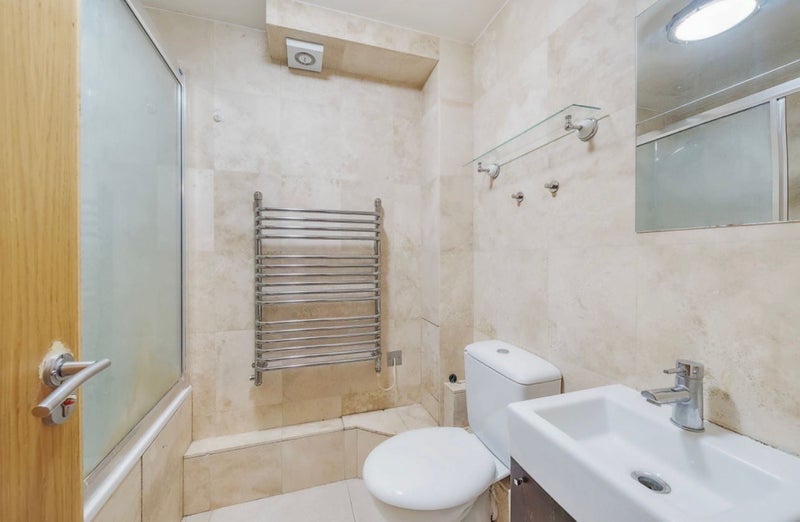 Room Burlington Close in City of Westminster