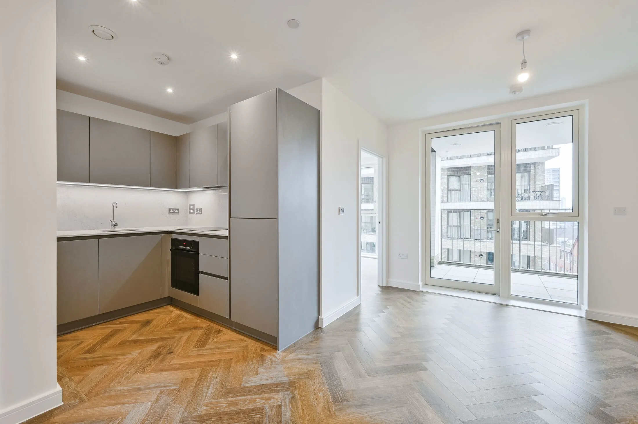 Flat Wrottesley Road in Greater London
