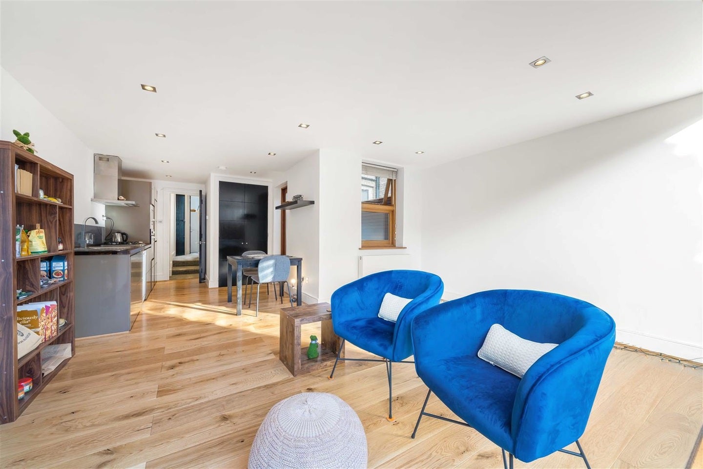 Flat Kellett Road in Greater London