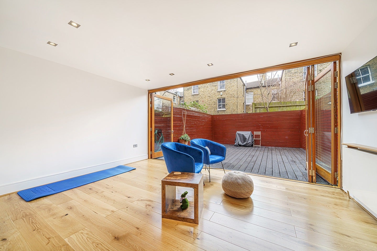 Flat Kellett Road in Greater London