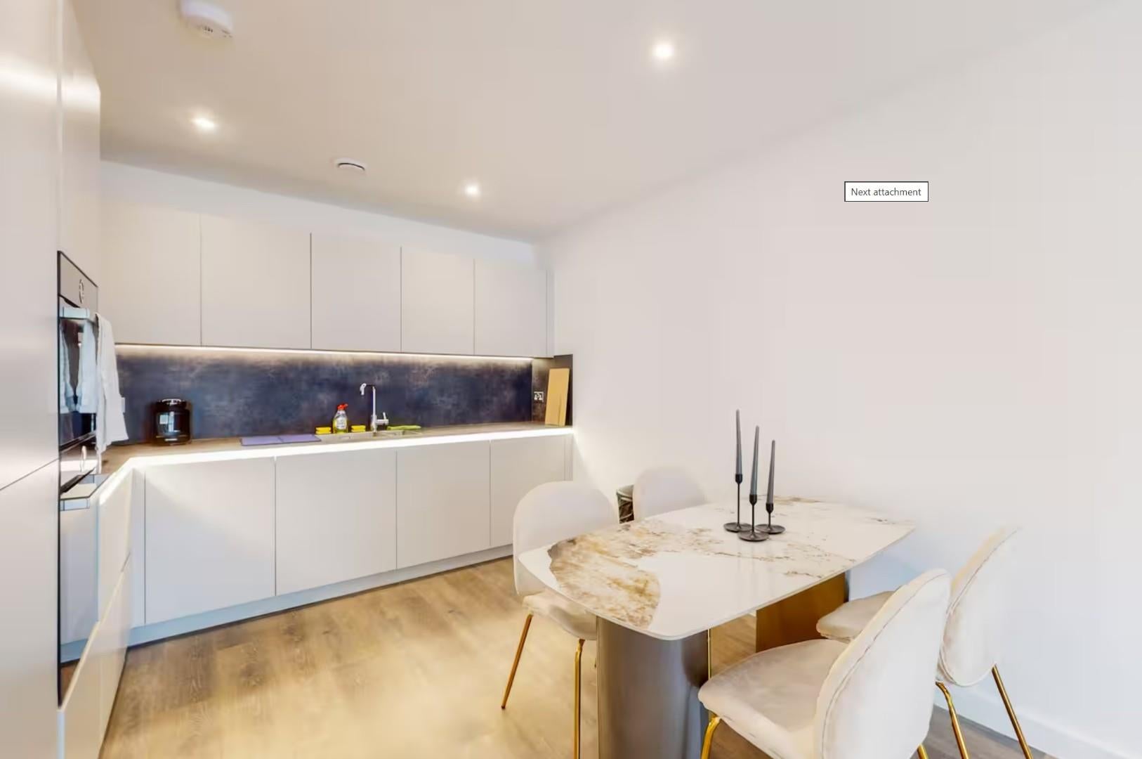 Flat Bramley Road in London