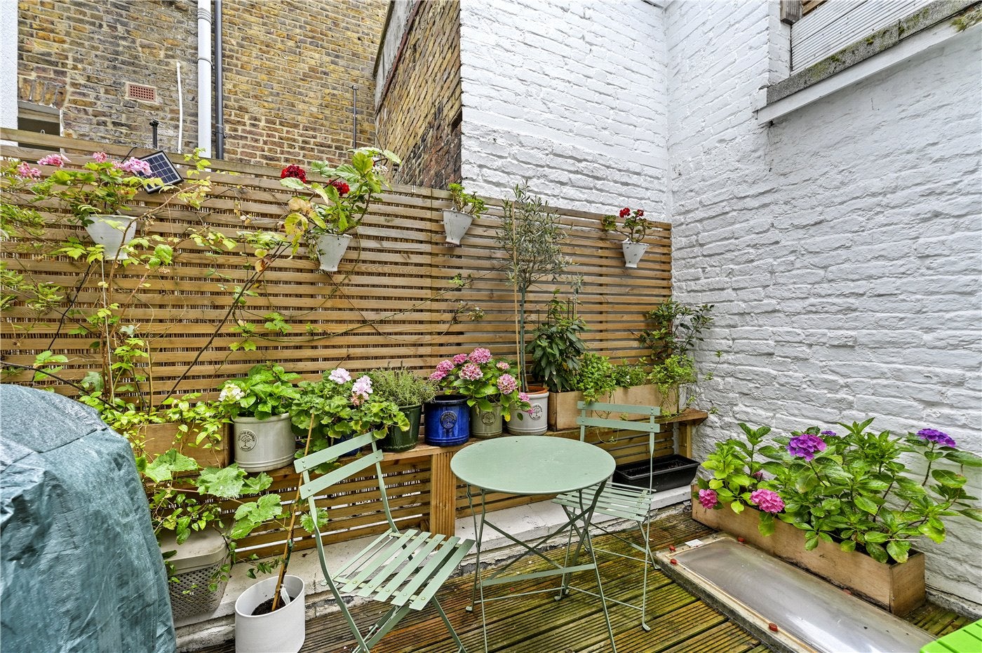 Flat Blenheim Crescent in Greater London