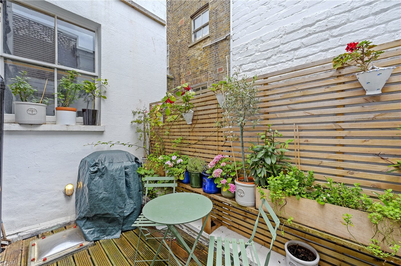 Flat Blenheim Crescent in Greater London