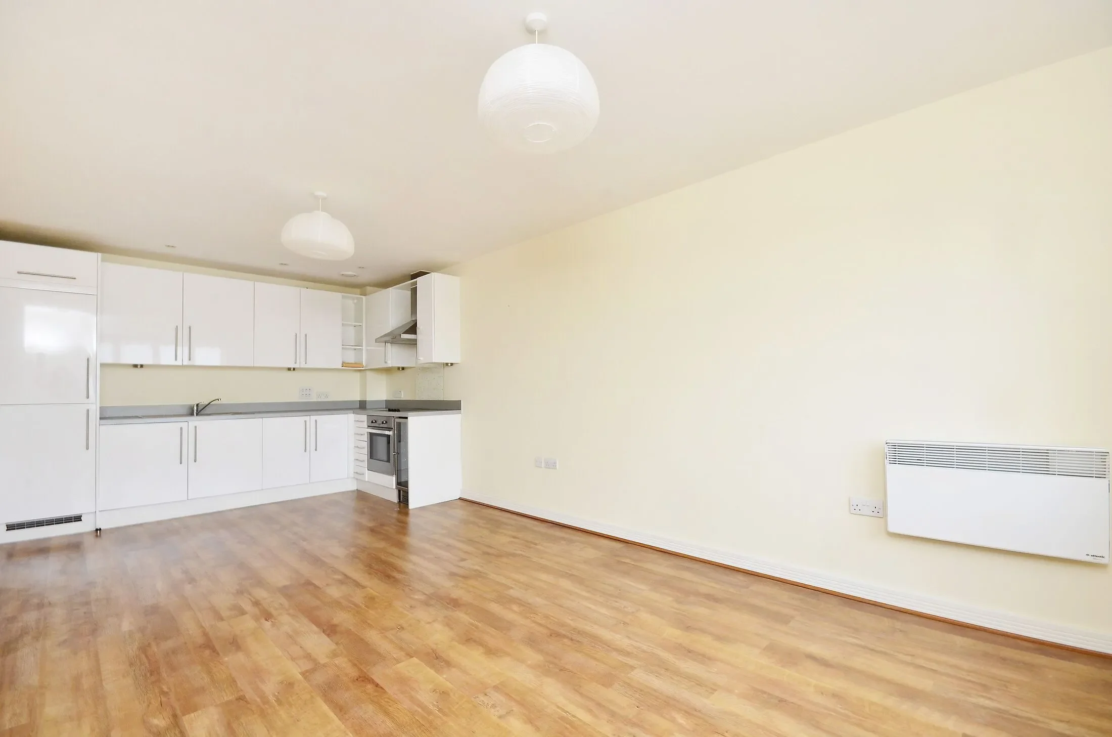 Flat Kirchen Road in Greater London