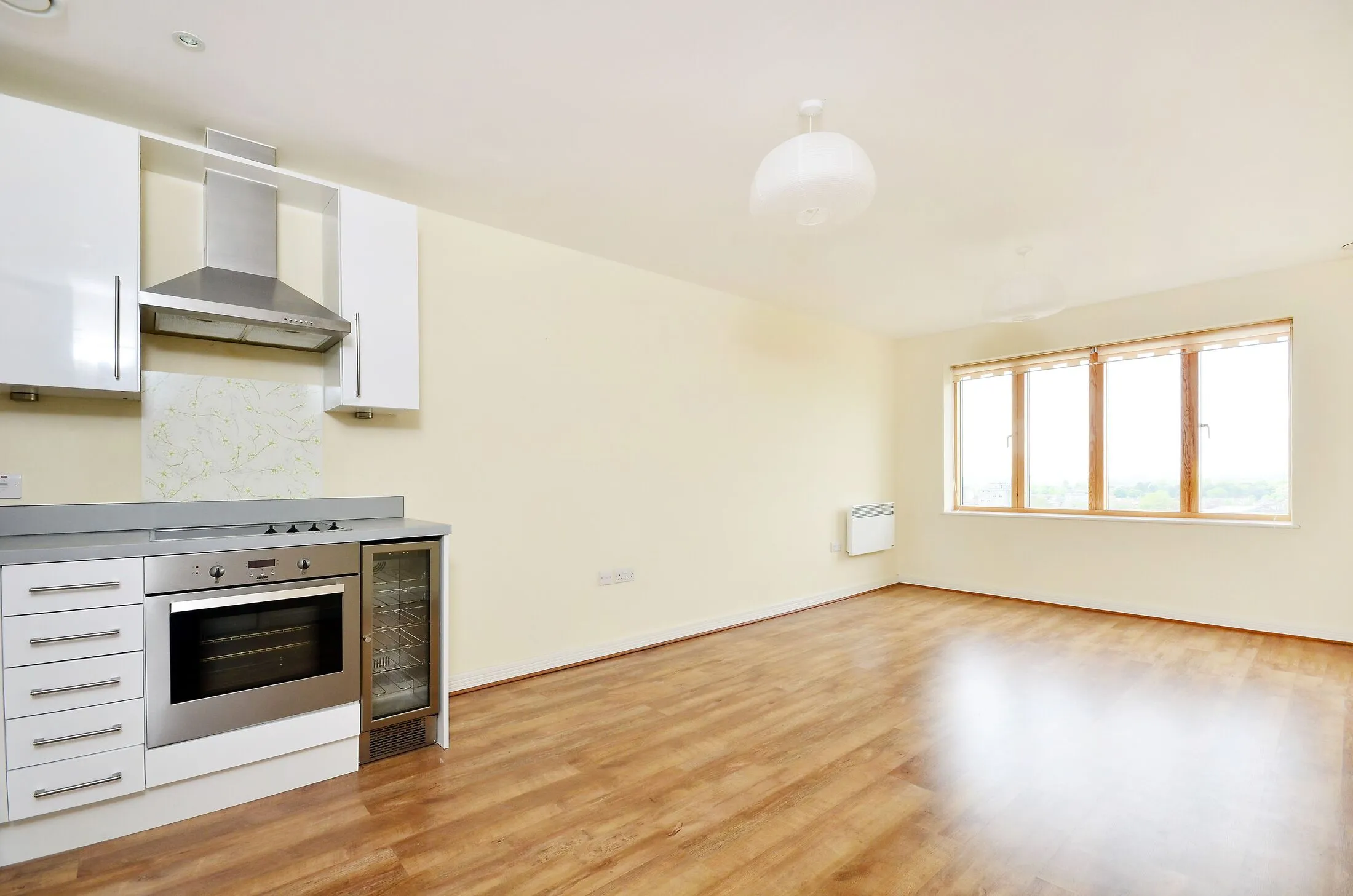 Flat Kirchen Road in Greater London