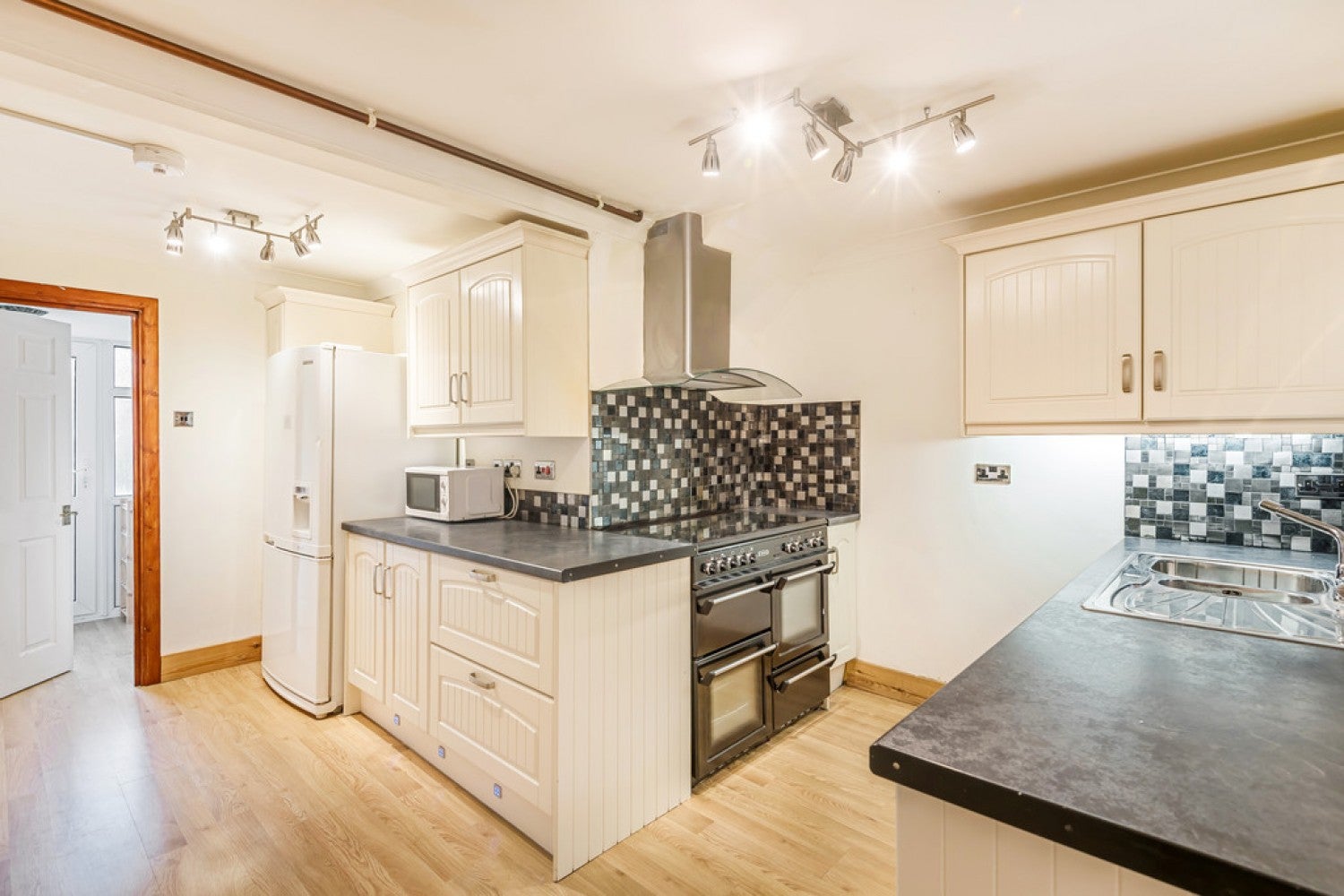 Room Burnett Close in Winchester