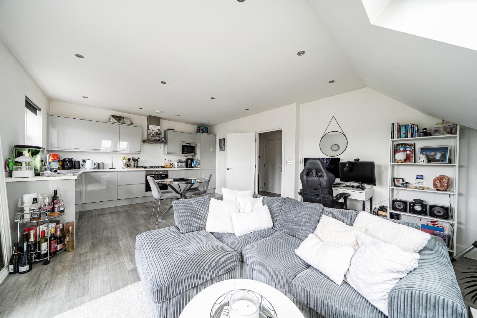 Flat Blackbrook Lane in Greater London