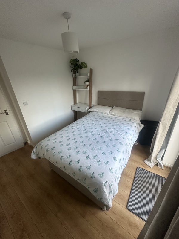 Room West Street in Crawley