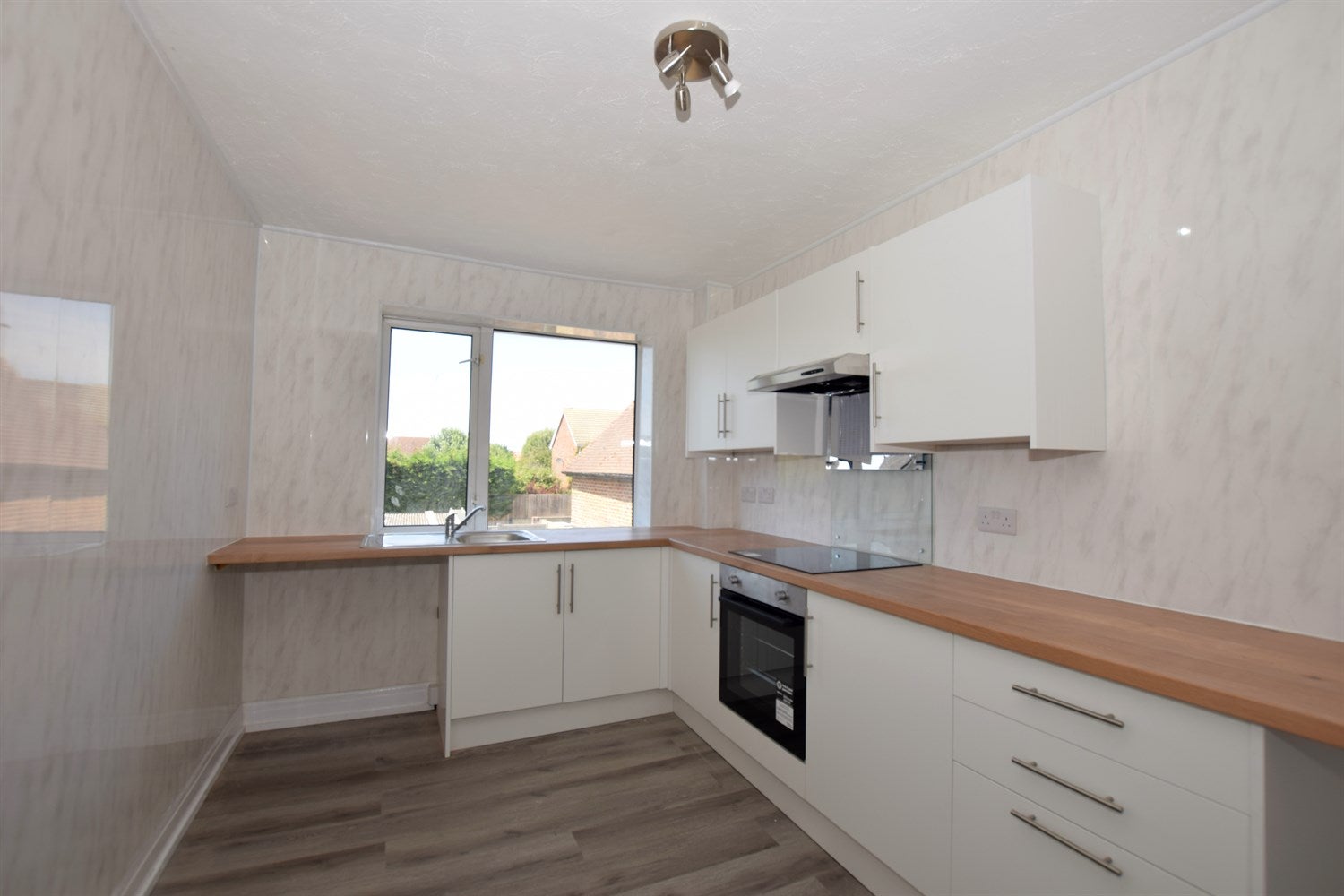 Flat Pagham Road in Arun
