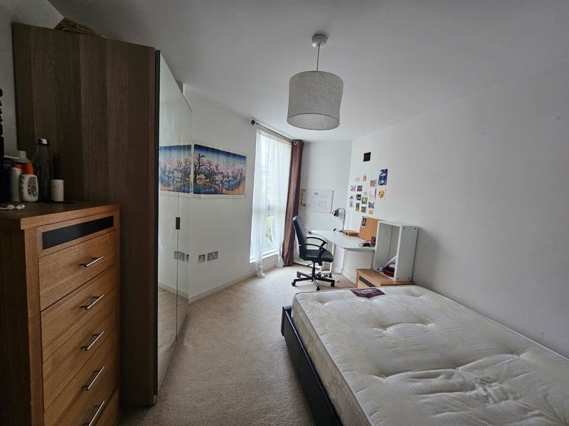 Room Canada Street in Greater London