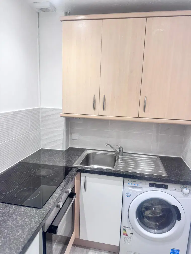 Flat Stewart Terrace in City of Edinburgh