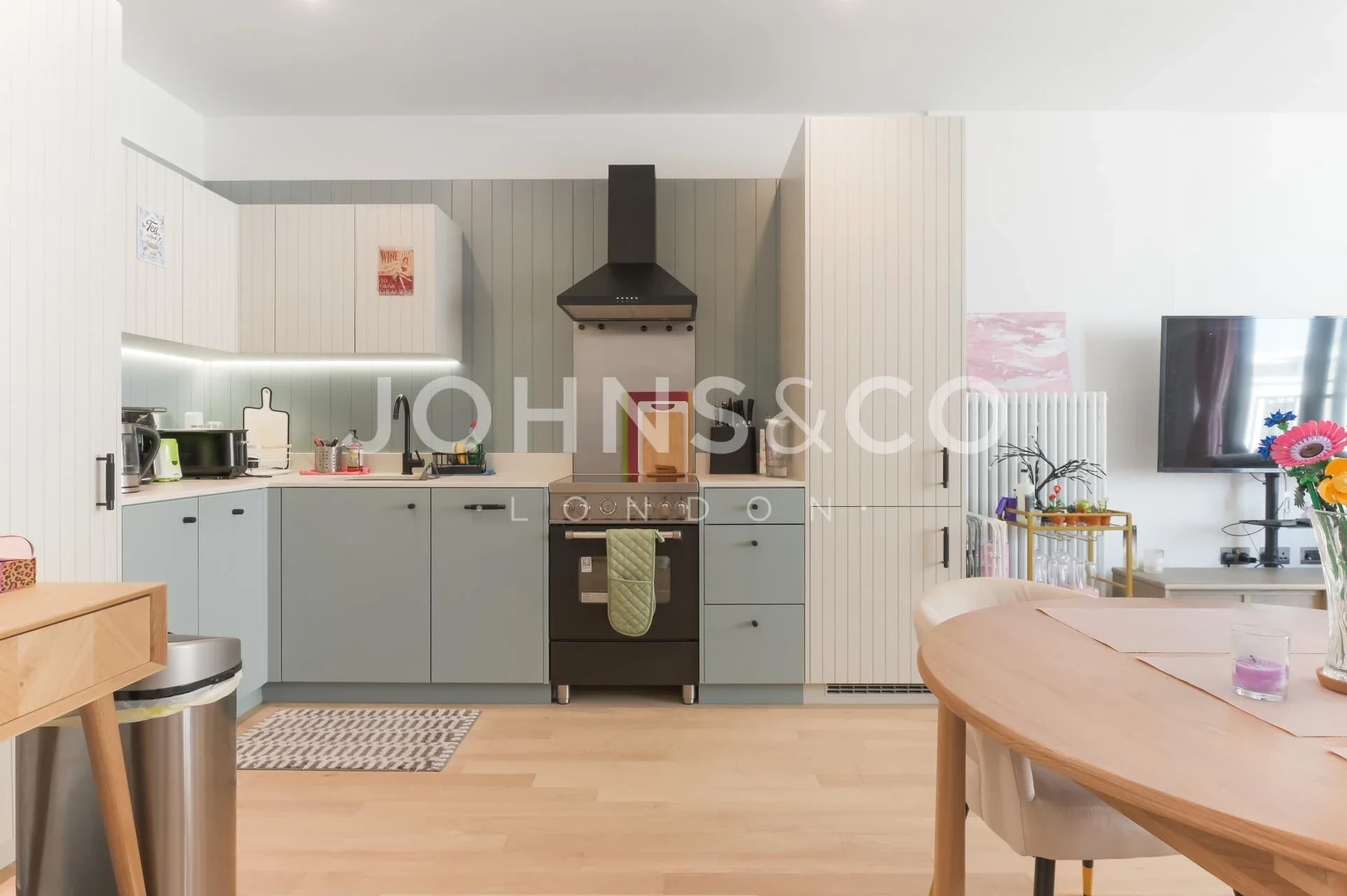 Flat Bradshaw Yard in Greater London