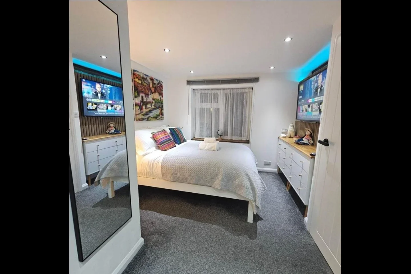 Room Powell Gardens in Greater London