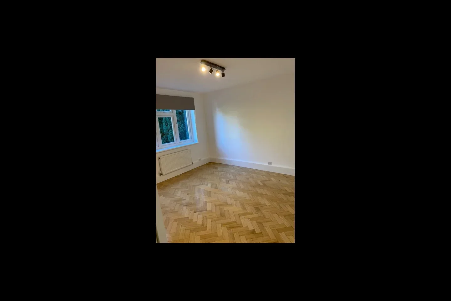 Flat Fox Lane in Greater London