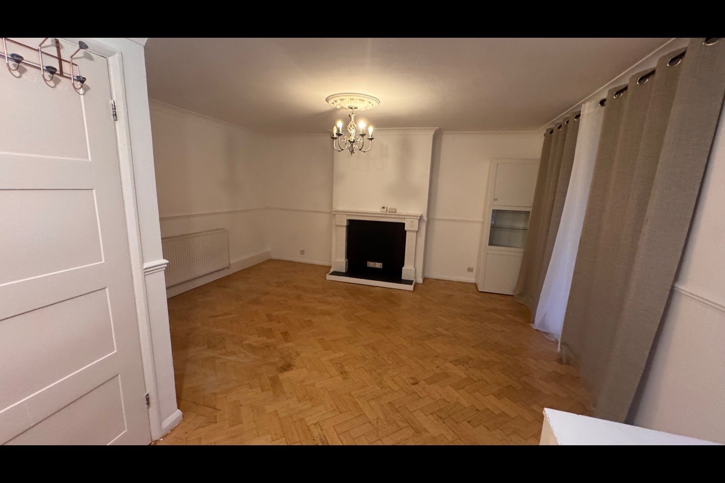 Flat Fox Lane in Greater London