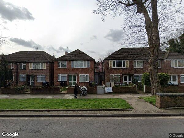 Flat Fox Lane in Greater London