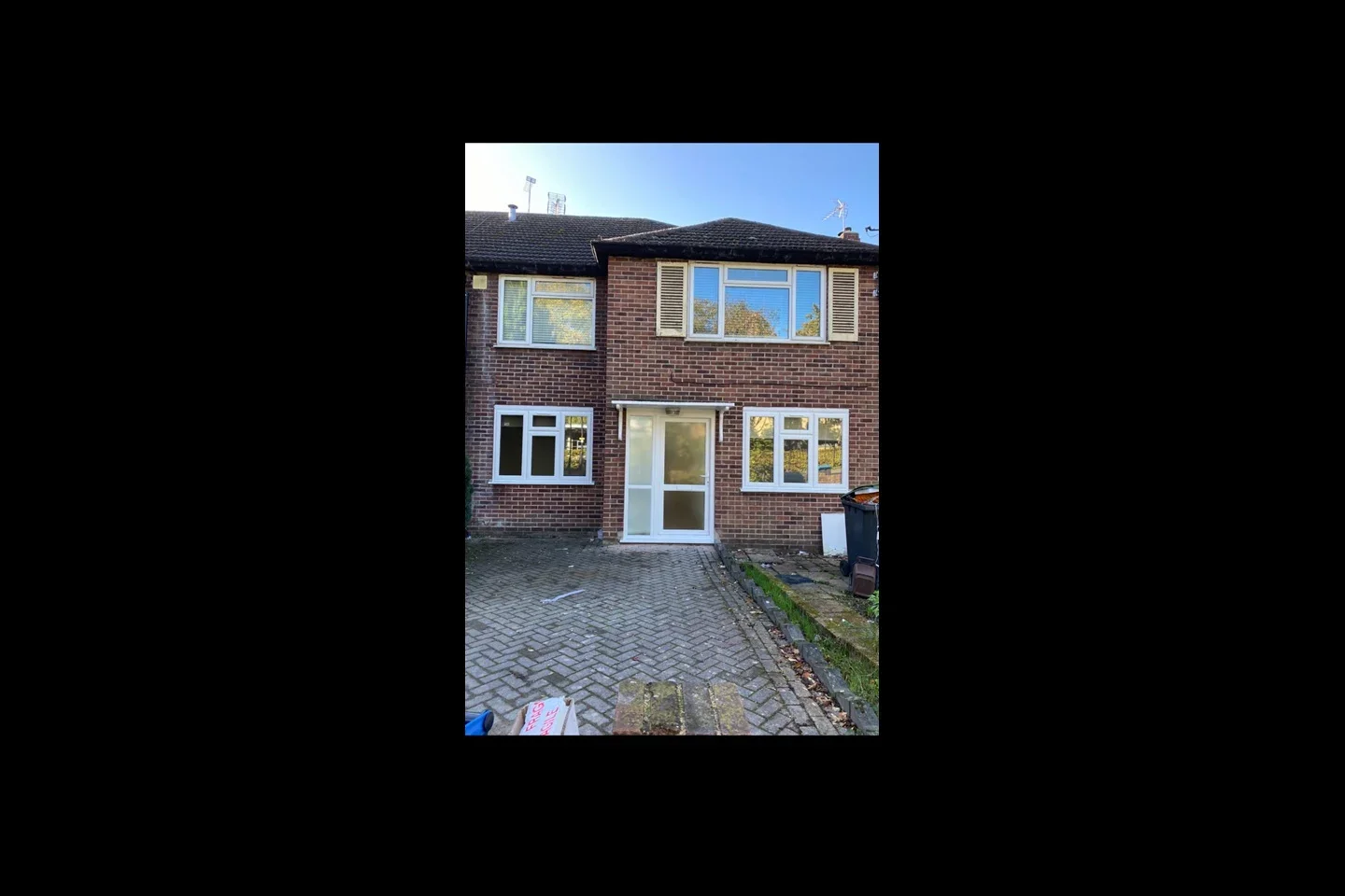 Flat Fox Lane in Greater London