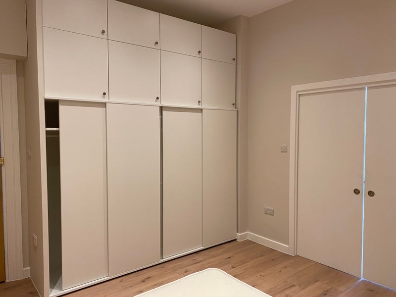 Flat Barrowgate Road in Greater London