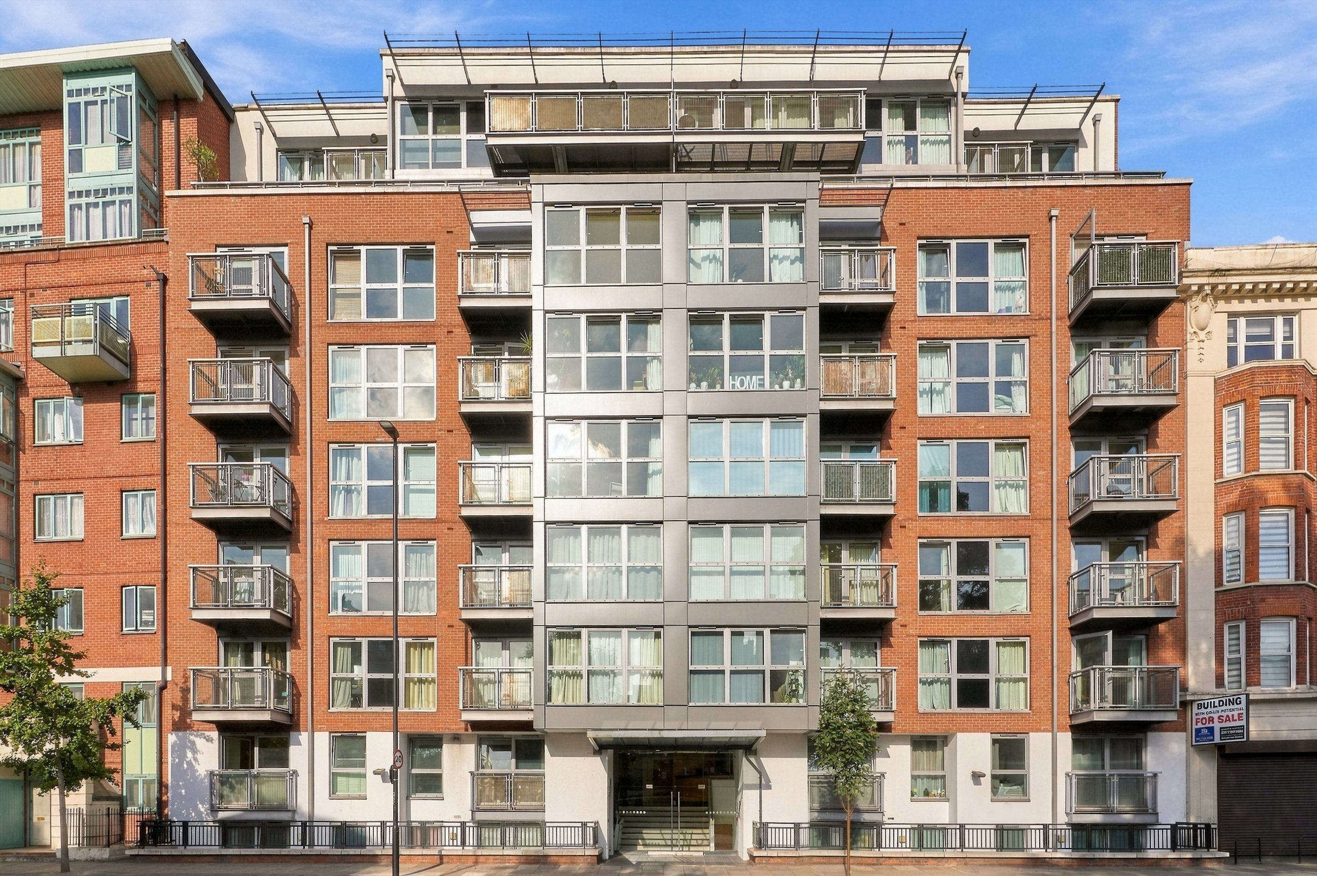 Flat Vauxhall Bridge Road in City of Westminster