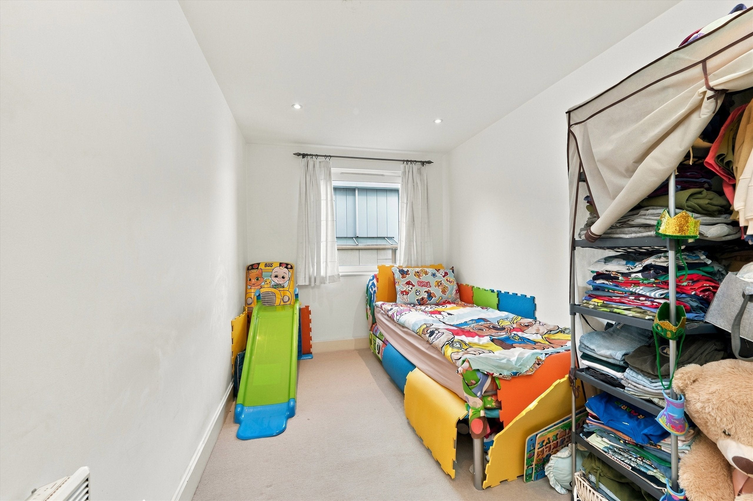Flat Vauxhall Bridge Road in City of Westminster