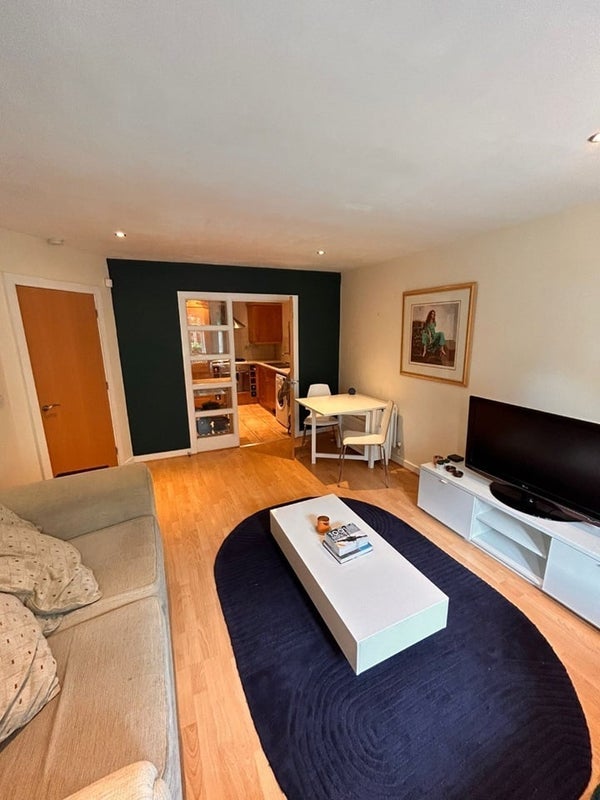 Room Nell Lane in Manchester