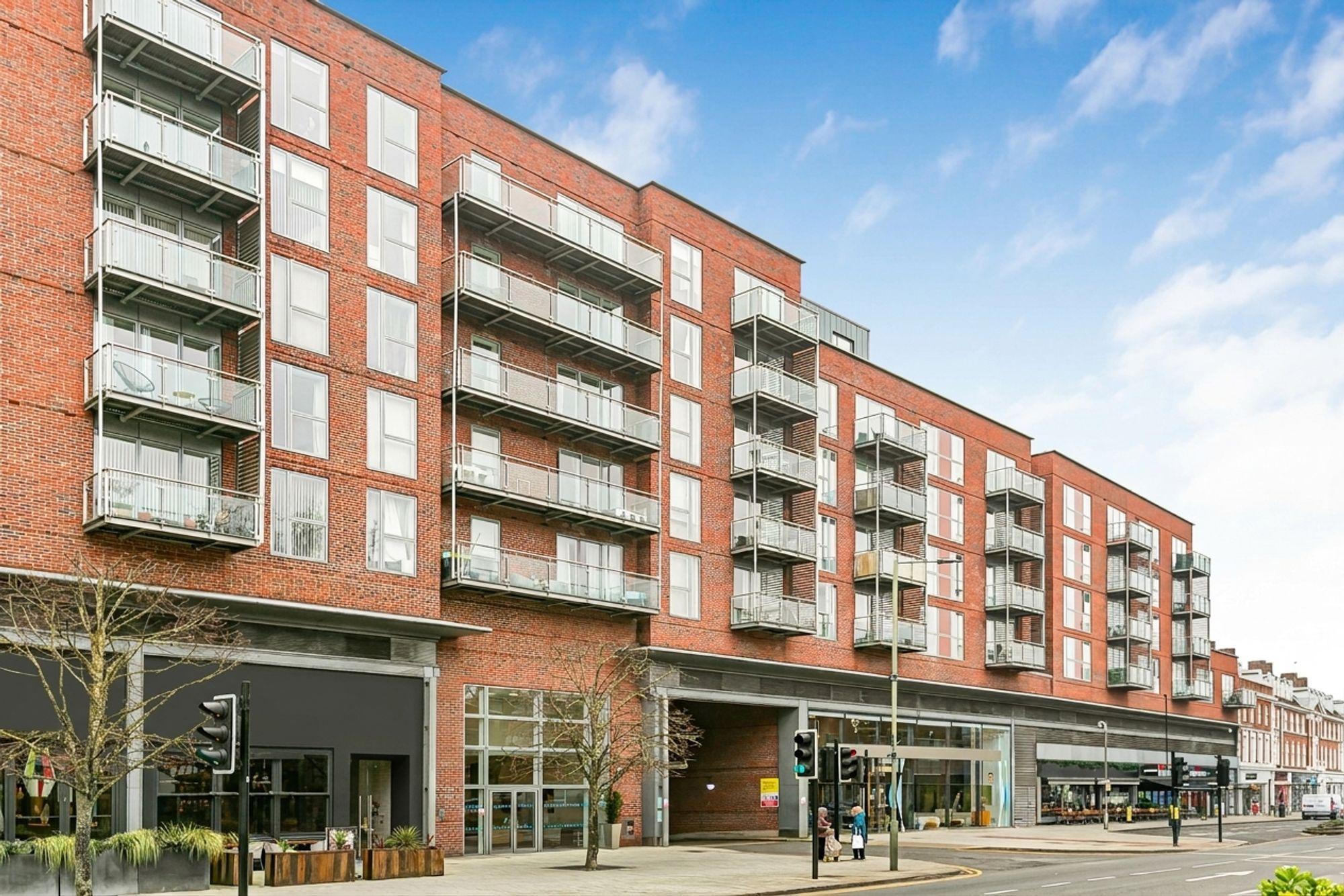 Flat The Heart of Walton in Elmbridge