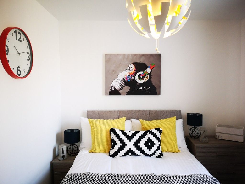 Room Cranbourne Street in Hull