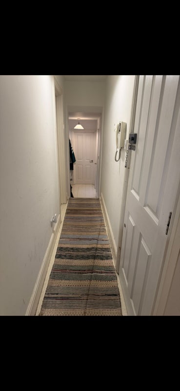 Flat Holmewood Gardens in Greater London