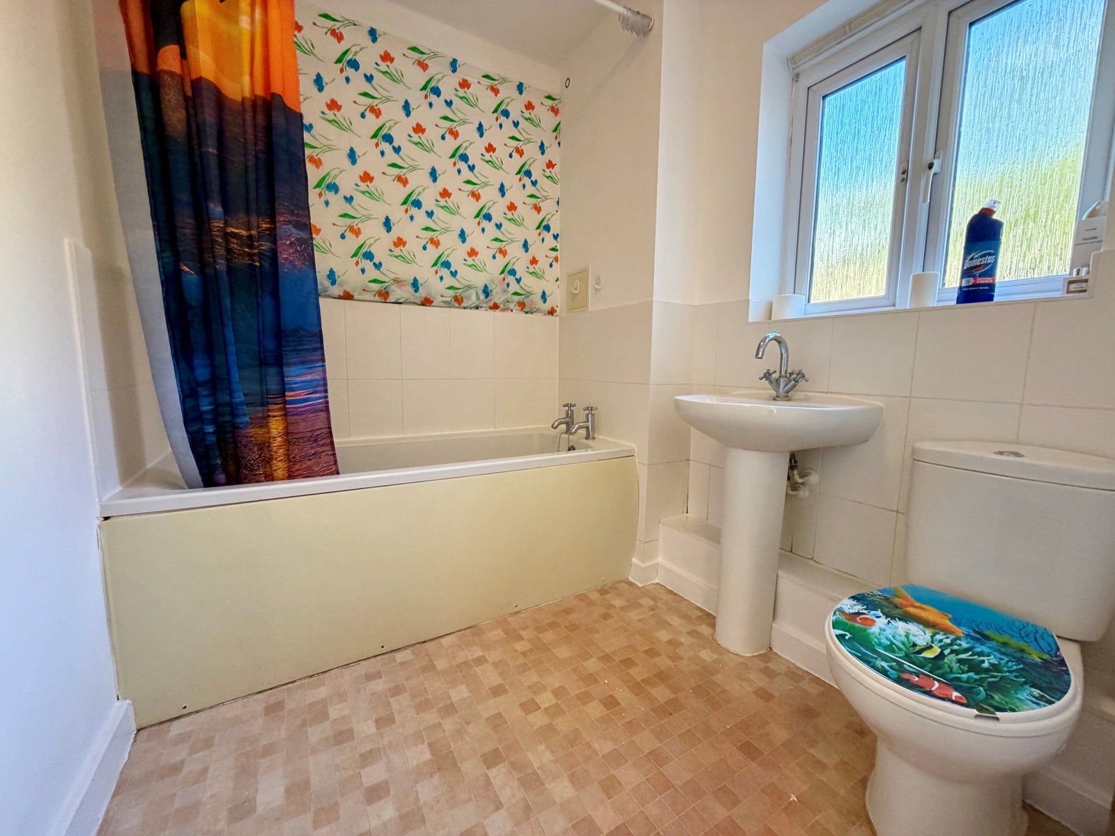 Flat Ingrebourne Avenue in London