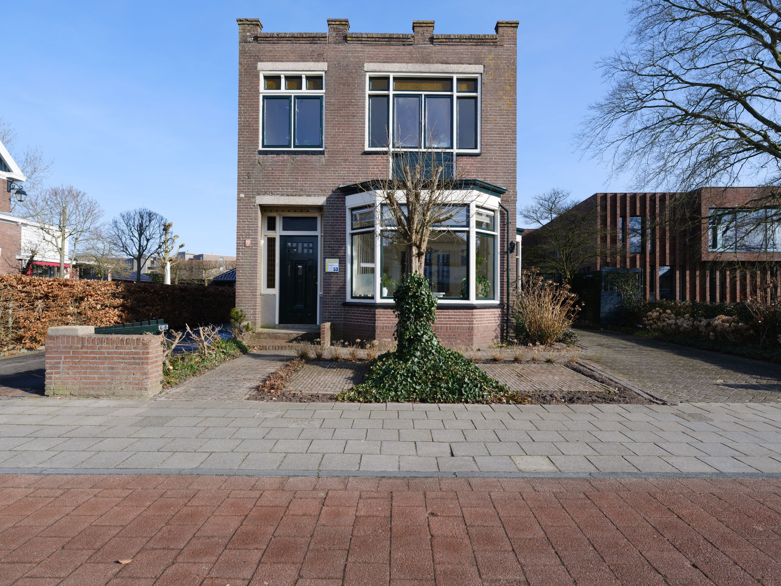Vrijstaande woning te koop: Burgemeester Wuiteweg 53, Drachten