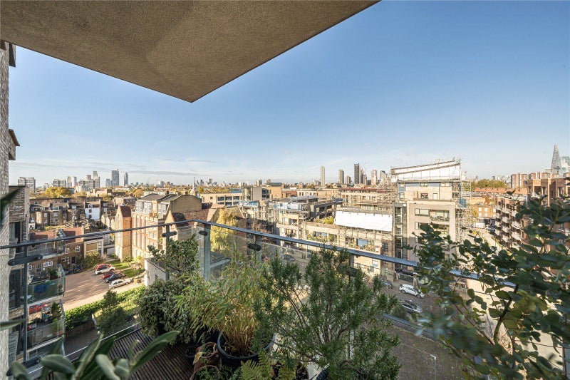 Flat Albany Road in Greater London
