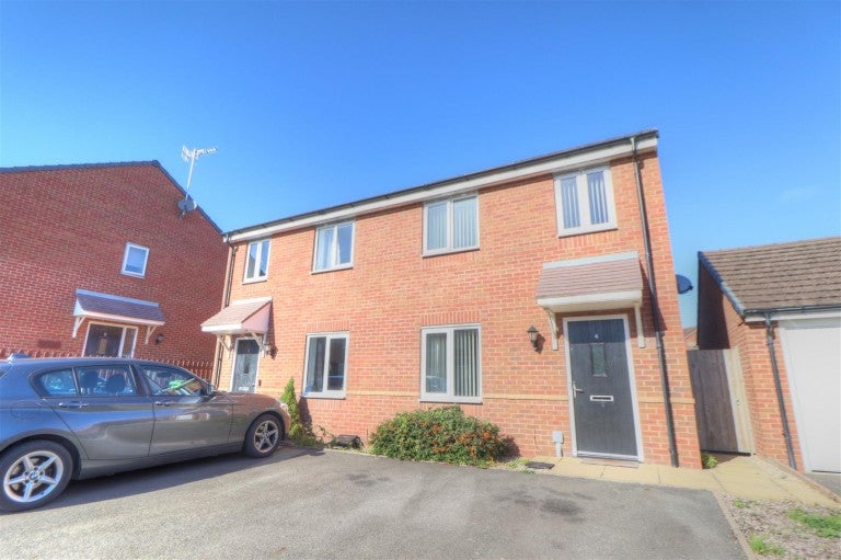 House Pearwood Close in Wychavon