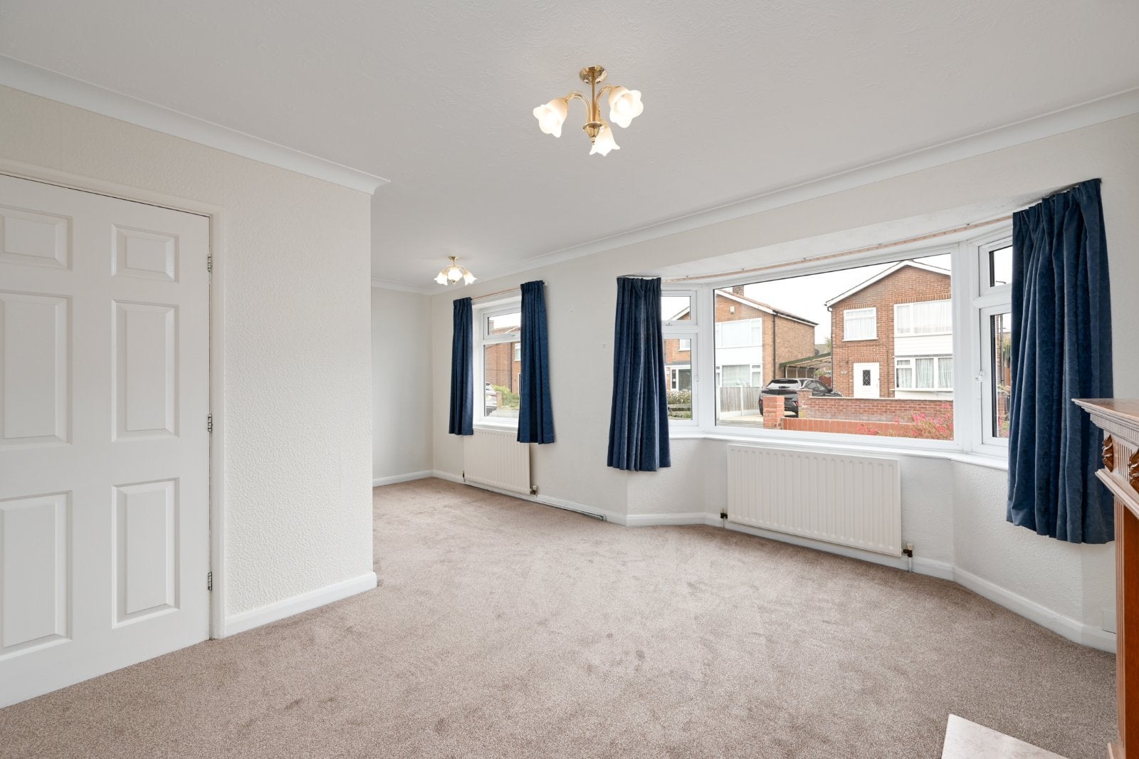 House Whitethorn Close in Huntington